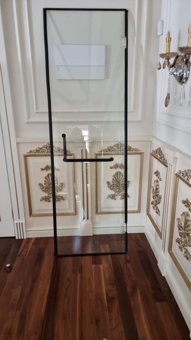 Дверь для душевой новая