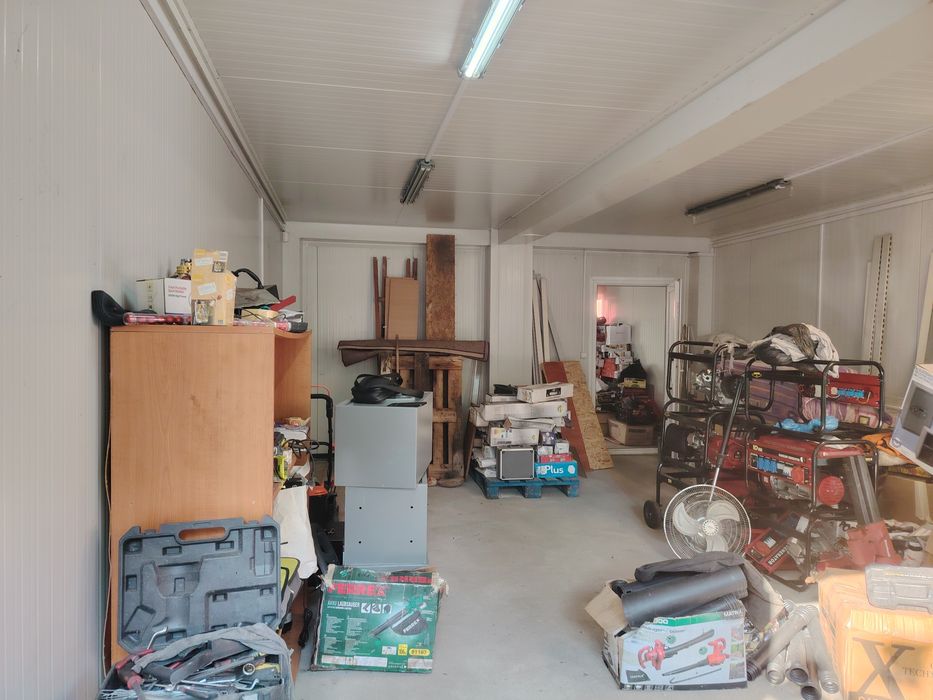 Vând modul  60 mp din 4 containere cu  panouri sandwich- baie, instalație electrică