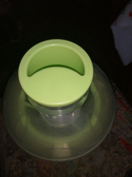 Продам соковыжималку Vitek