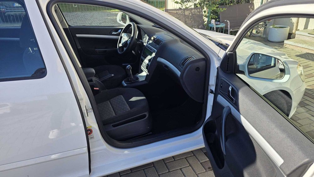 SKODA Octavia 2012 — imagine 5