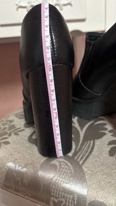 Botine cu calapod inalt , marime 36