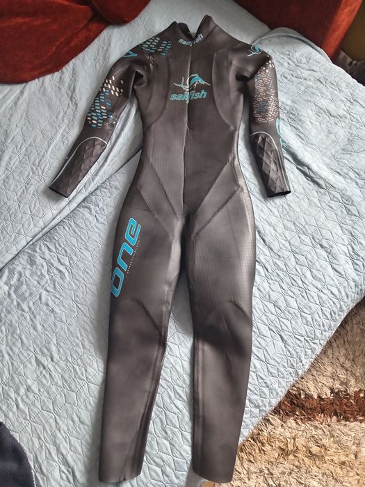 Costum  de Neopren