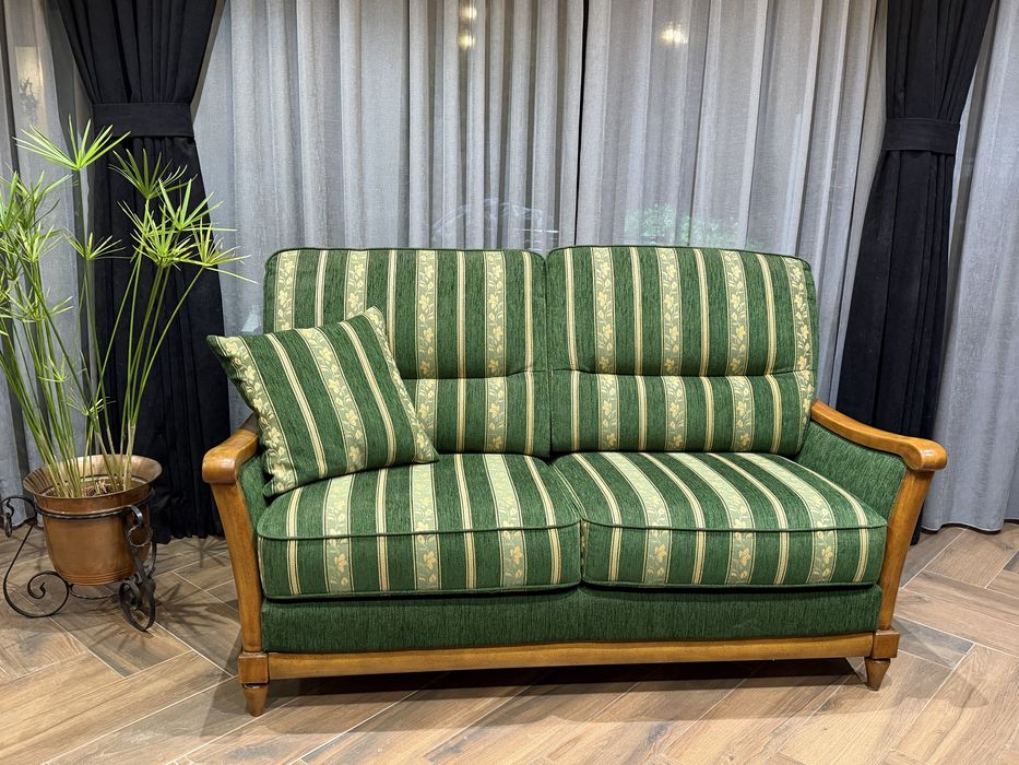 Френски диван B. Marly - сертифициран , отлично състояние