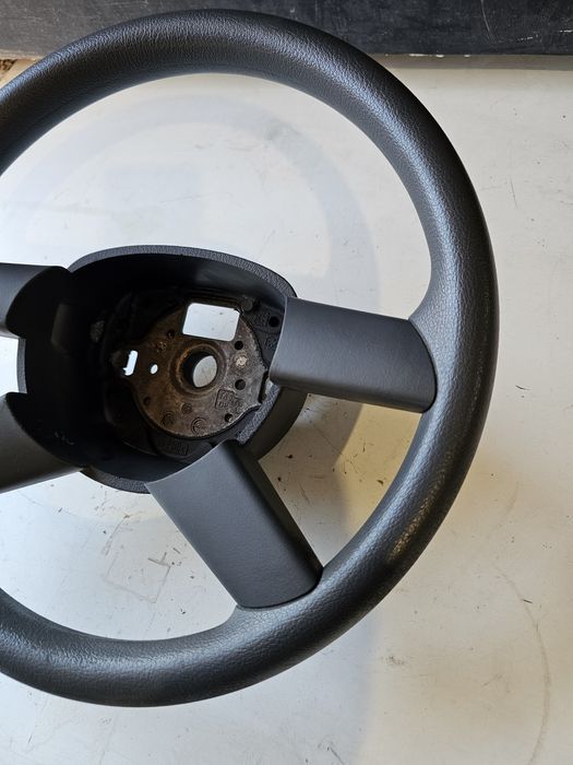 volan original volkswagen golf 5 / jetta 5 / caddy

stare buna. textur