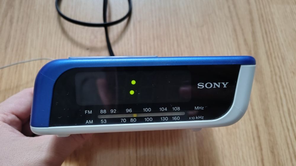 Radio cu ceas Sony