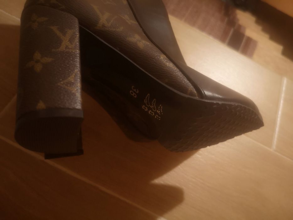 Дамски сникърси и боти Мегияс и Louis Viton