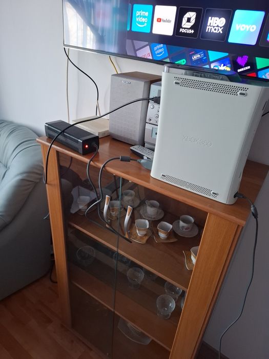 Vând Xbox 360 120 GB HDD