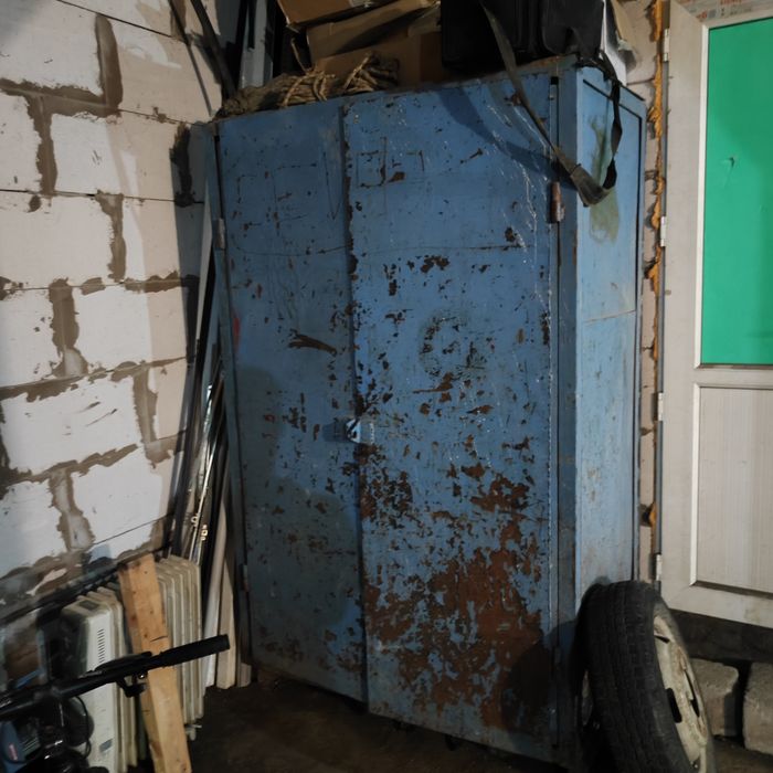 Продам металлический сейф