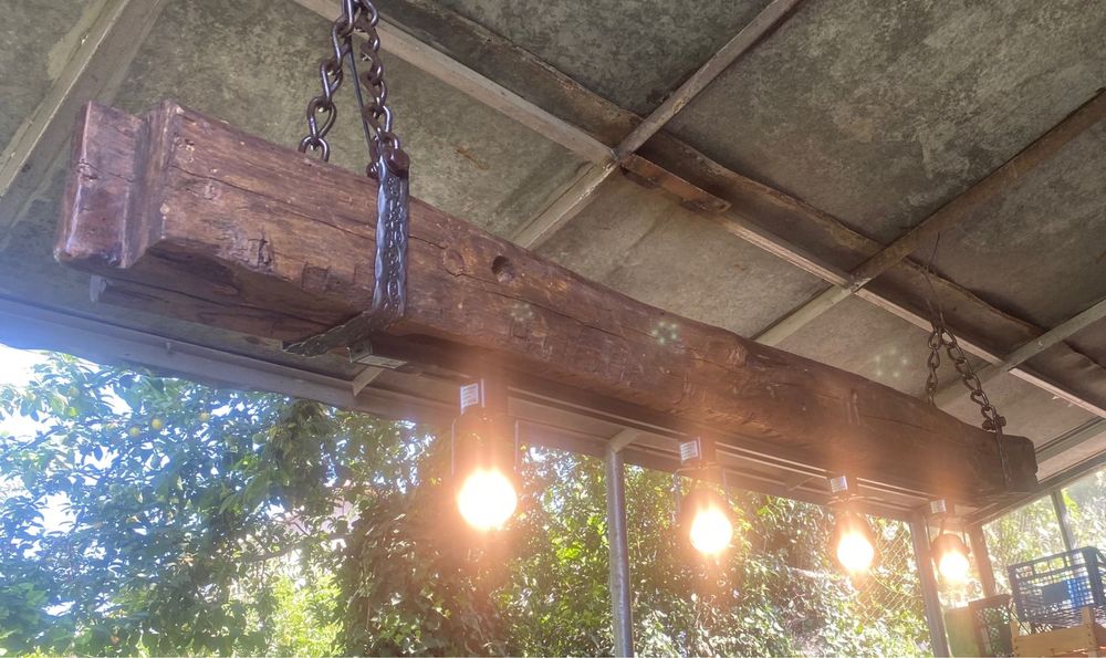 Лампа от старинна греда