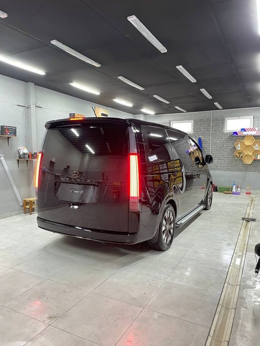 Hyundai Staria Braun