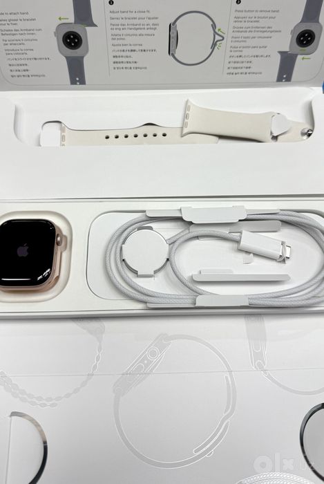 Продам Apple Watch 11 42mm
