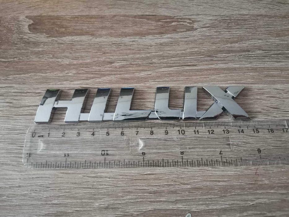 Toyota HILUX метална емблема 15 см