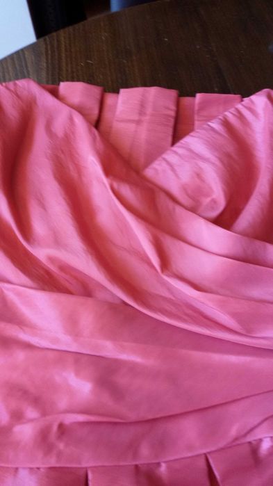 Продавам 2 официални рокли