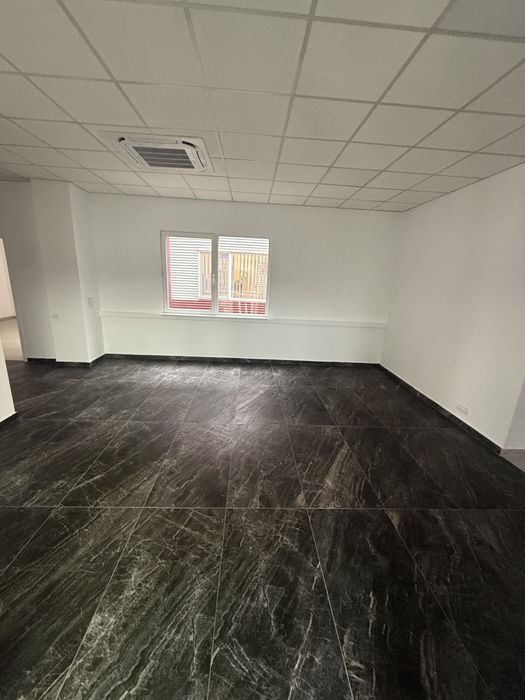 Inchiriez cladire birouri / sala de conferinte / etc