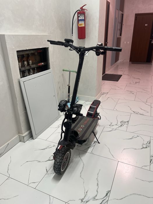 Продам электросамокат kugoo g booster