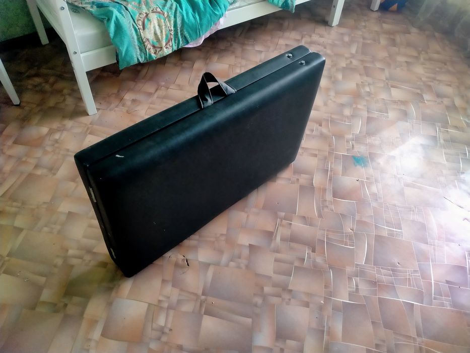 Продам кушетку в хорошем состоянии