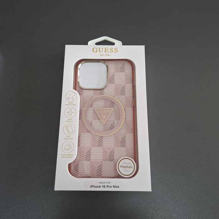 Iphone 16 Pro Max кейс Guess кожен гръб с вграден MagSafe зареждане