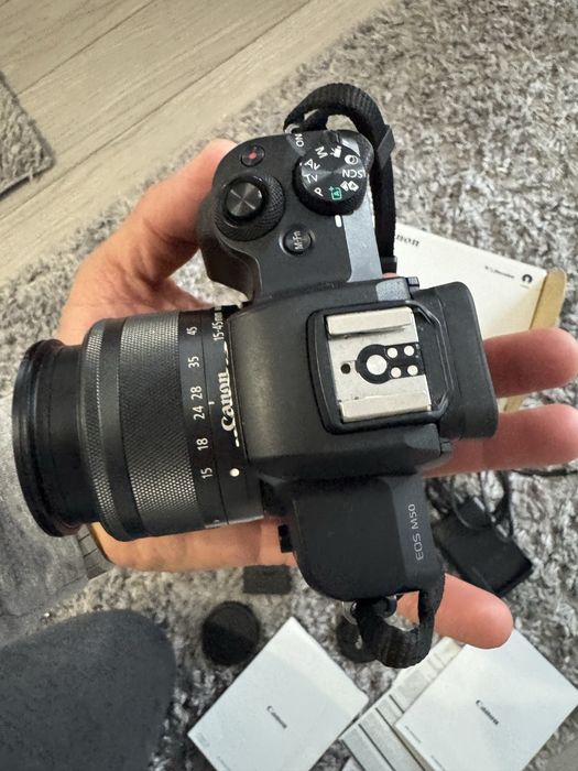 Aparat foto Canon eos M50