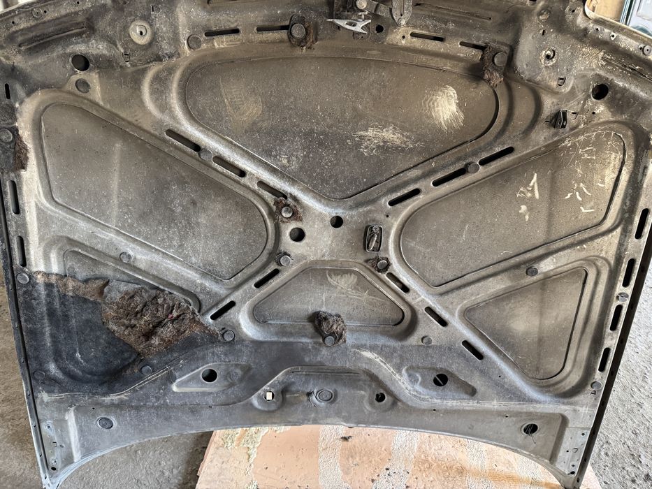 Продам капот от ауди 100 с4