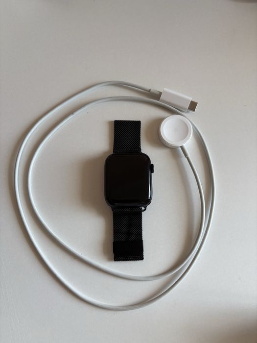 Apple Watch SE2 , 98% емкость