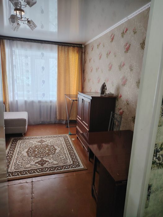 Продам малосемейку в центре Чехова 106 /1