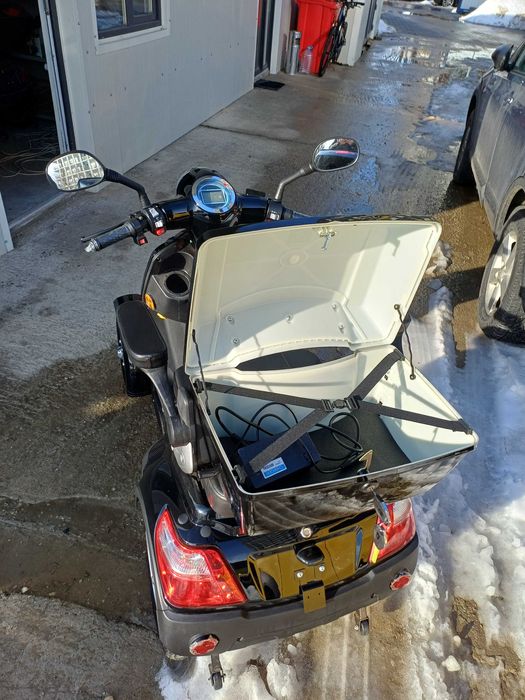 Scuter electric pentru persoane cu dizabilitati