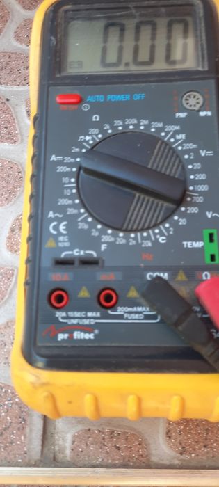 Мултицет  ProfiLine за измерване на напрежение