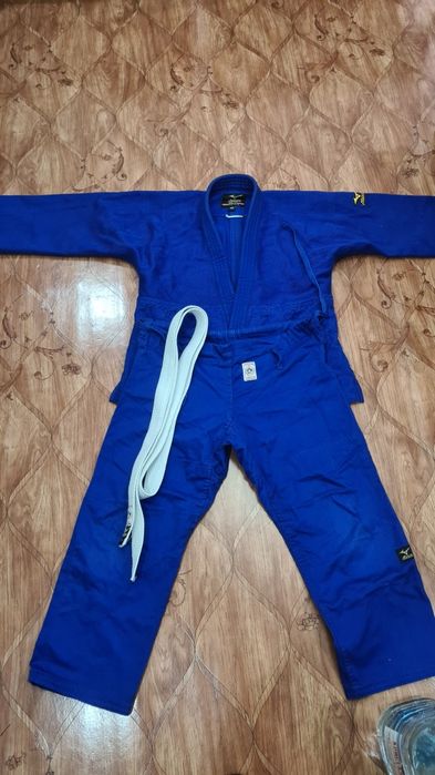 Продаю кимоно  .