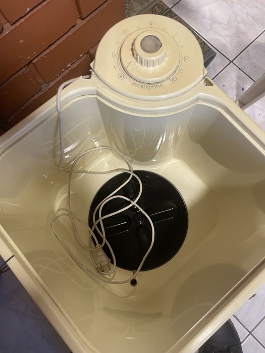 Продам стиральную мини машину Вятка