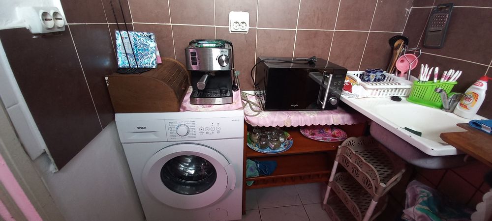 Vând garsonieră oraș stei str garofiței bl 1 2t 3
