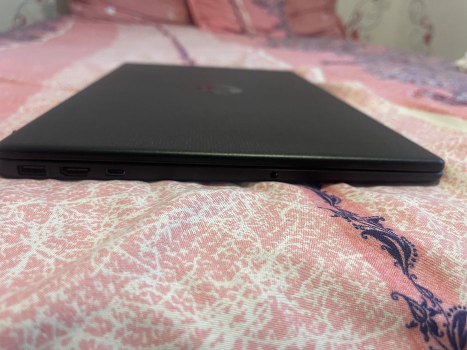 Vand Laptop 15-fcOxxxx 8 gb ram ddr5