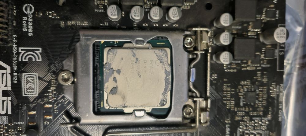 Kit placa de baza și procesor i3 Gen 9