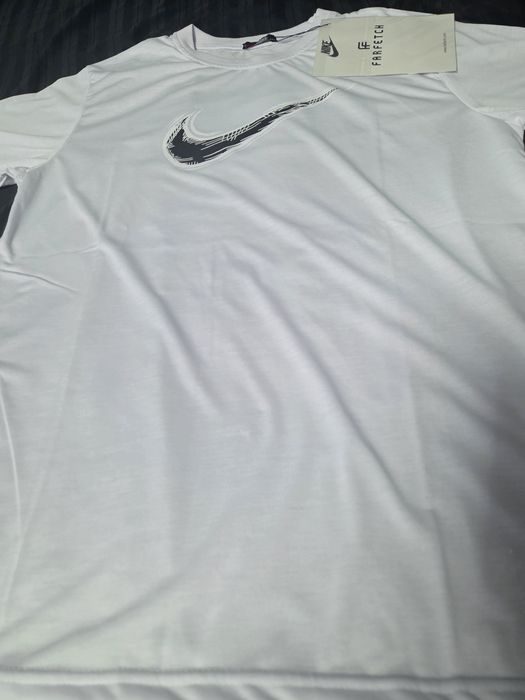 tricou nou nike cu eticheta