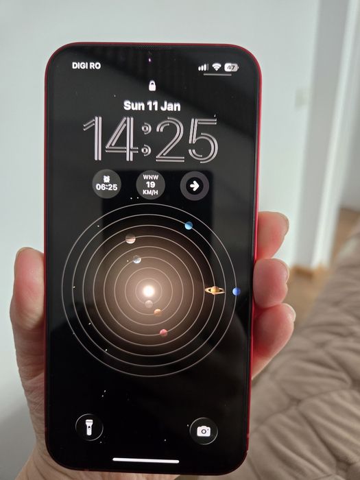 Iphone 13 roșu 512gb impecabil 83% battery cu 6 huse si folie pe ecran