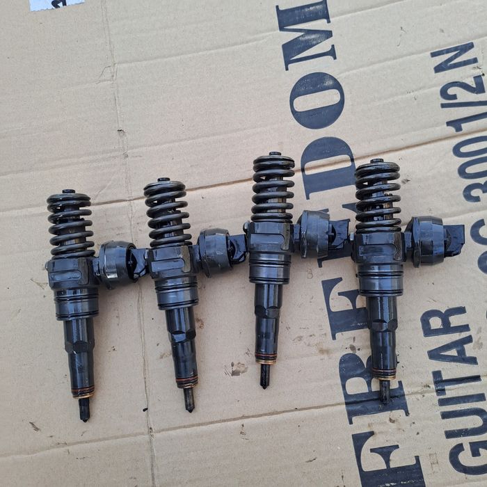 Injectoare vw Passat b 6 1.9 TDI BKC BXE BLS in stare buna de 
Volksw