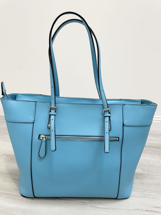 Vand geanta Guess in stare impecabila, ca noua