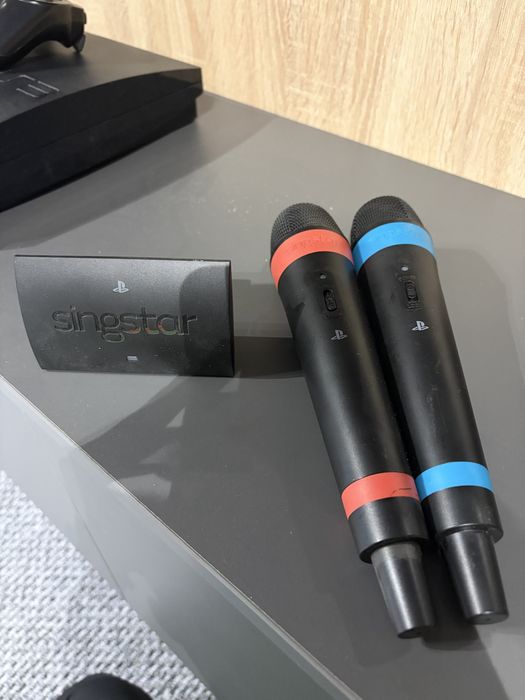 Consola PS3 cu multe accesorii