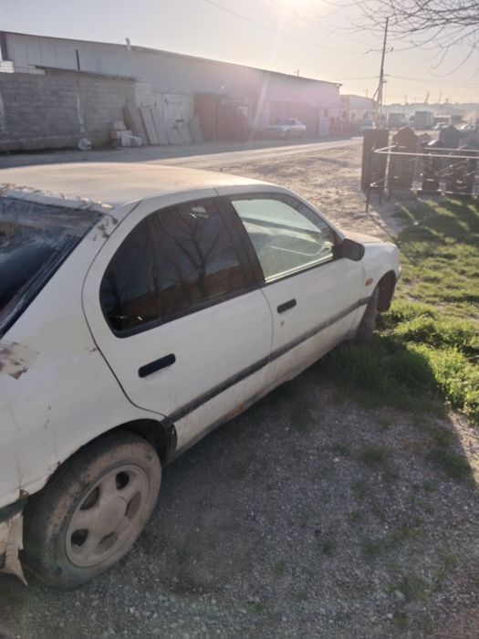 Nissan Primera 1992