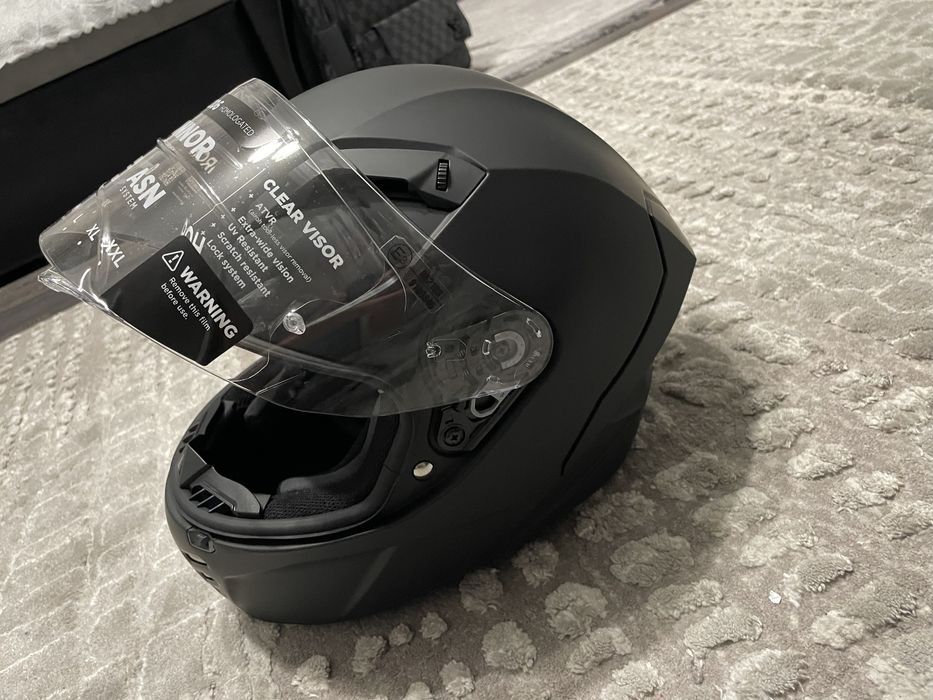 Каска за мотор - чисто нова