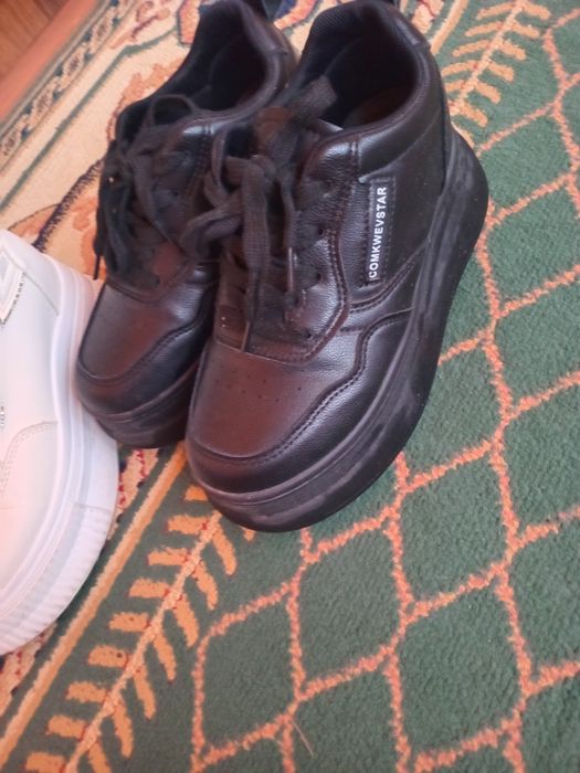 Женские кроссовки  размер 35, 36