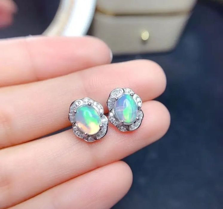 Серьги натуральный опал серебро гвоздики