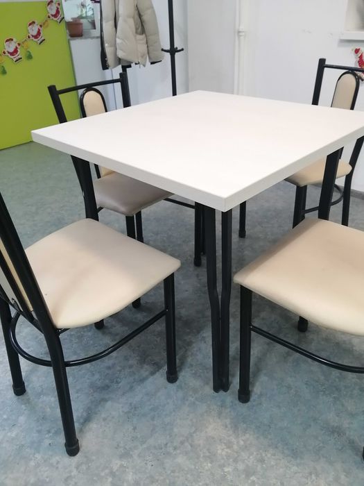 Стулья офисные 8 шт