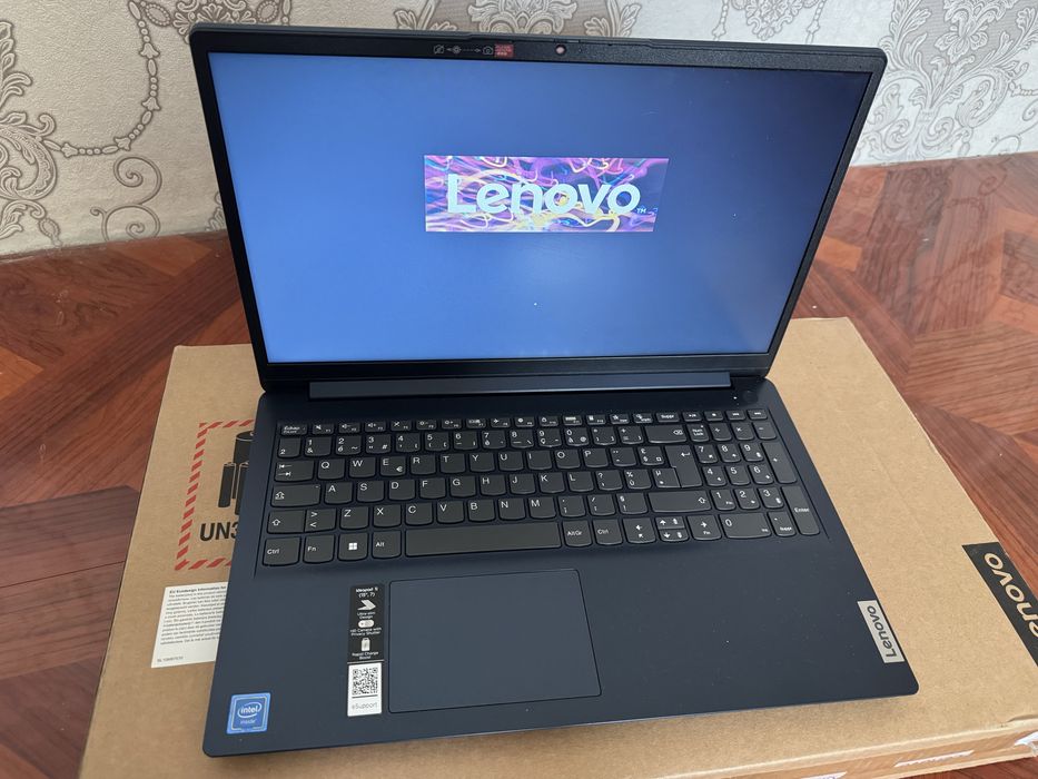 Noutbuk arzonga sotiladi