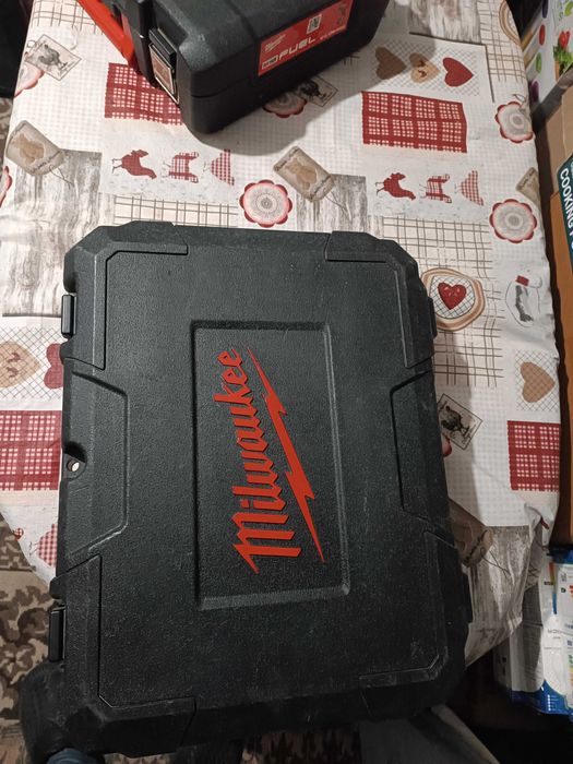 Комплект винтоверти Milwaukee CBLID и CBLPD