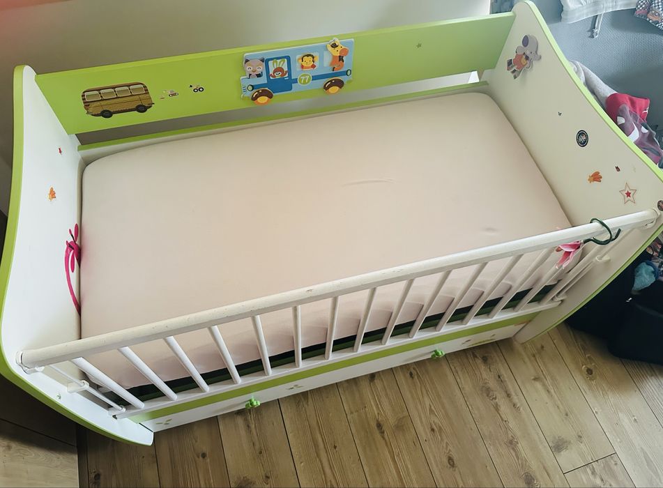 Бебешка кошара в отлично състояние