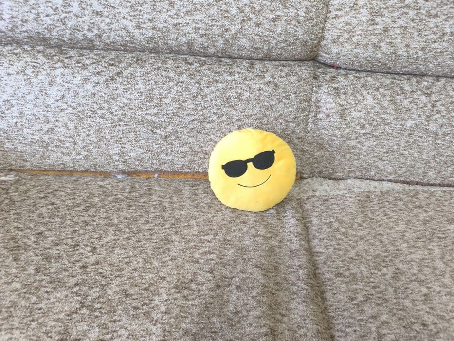 Продам диван и два кресла