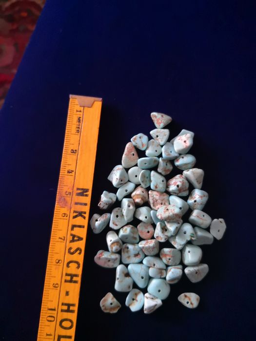 Lot turcoaz turquase naturale găurite. Toate au gaură.