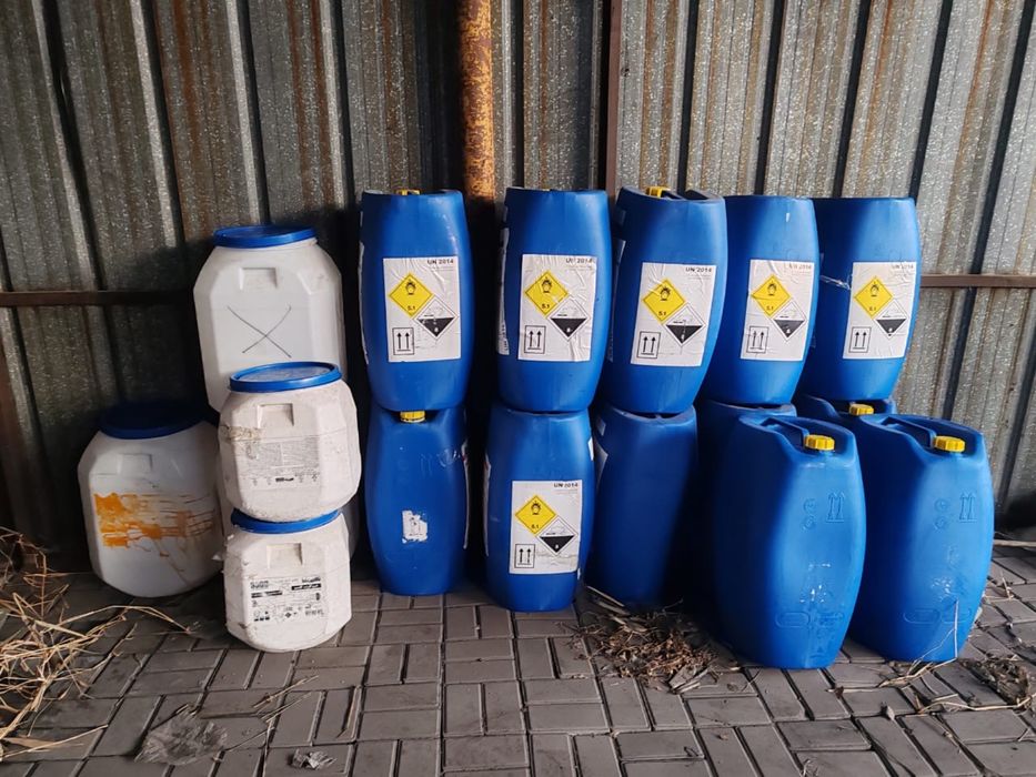 Канистры , бочки