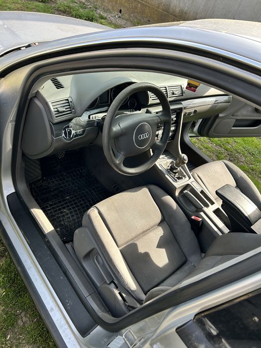 AUDI A4 2001 — imagine 4