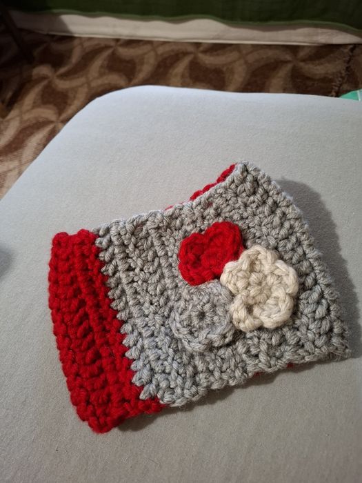 Шал или лента ръчно оплетени